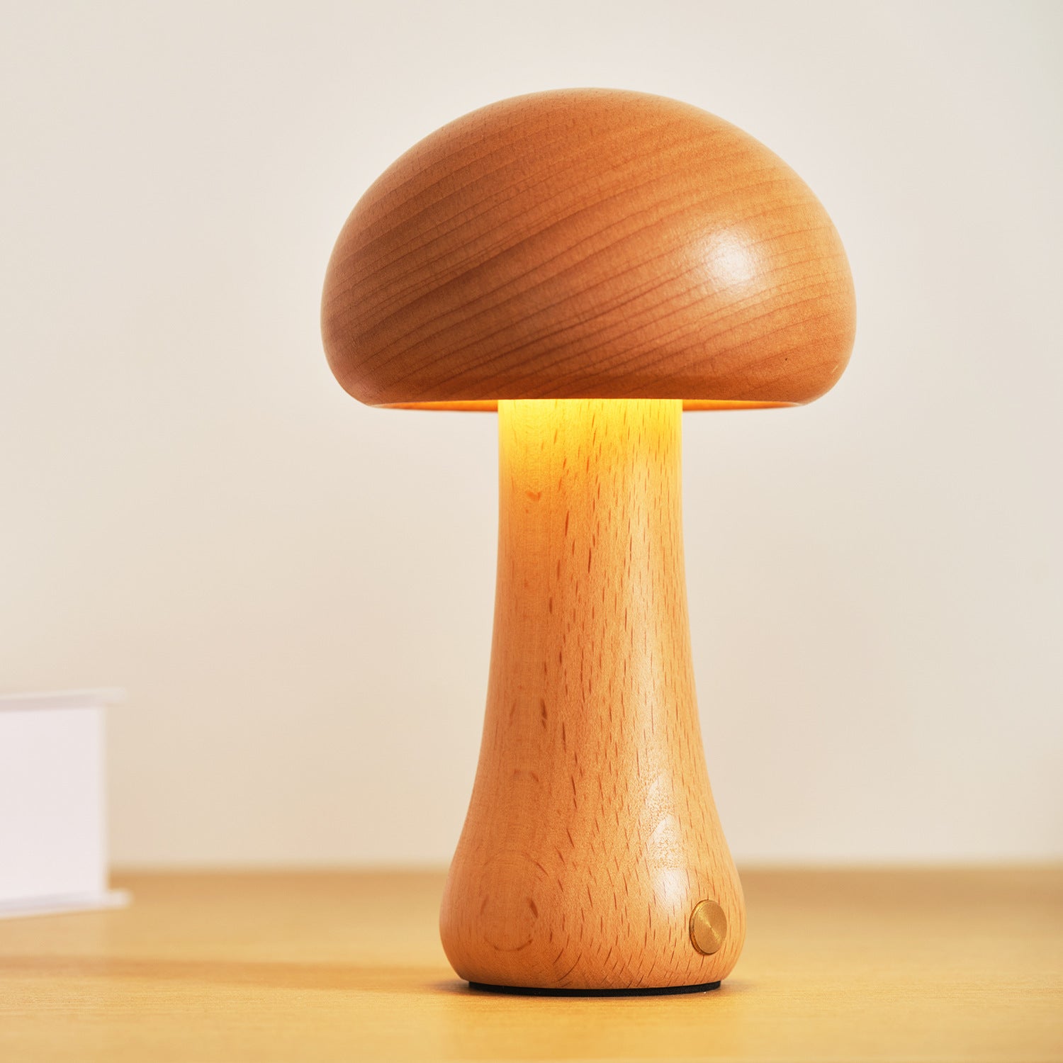 GlowShroom – Cozy Wooden Lamp